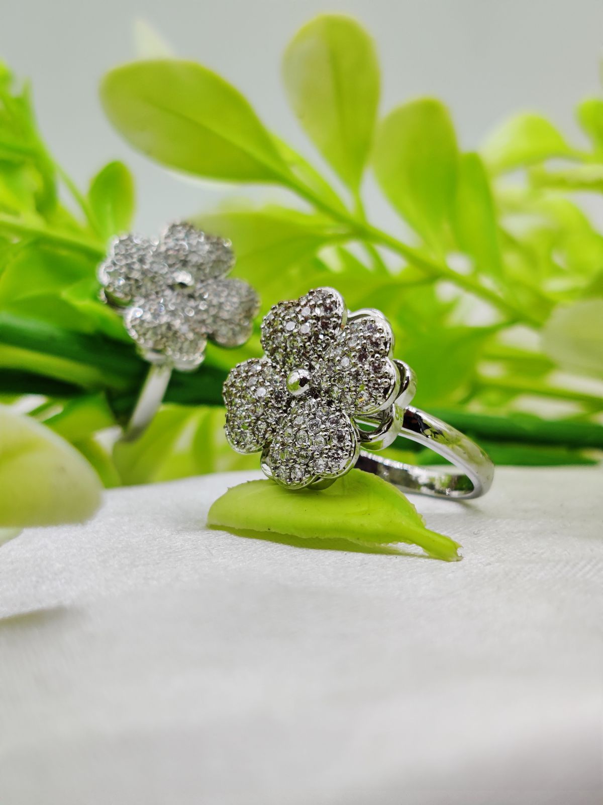 1 Piece Imported Blossoming Elegance Moveable Ring â?? Gold &amp; Silver Color Options ð??? | Luxurious Design Ring | Adjustable Ring | Ring For Girls &amp; Women â?¨