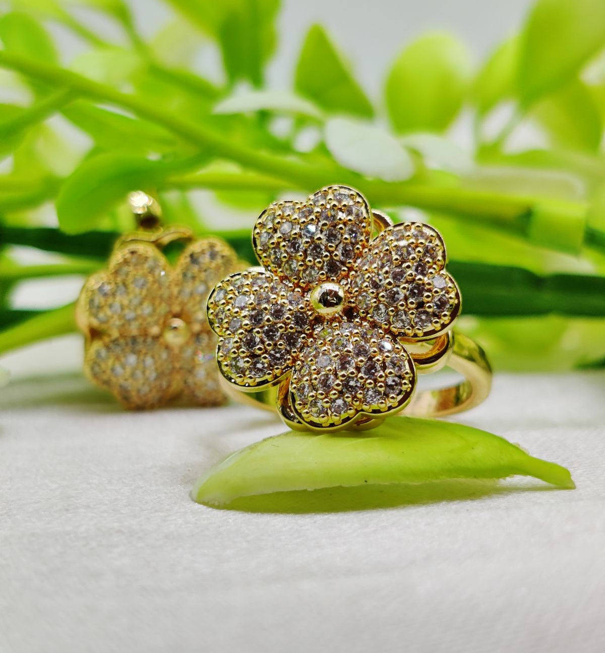 1 Piece Imported Blossoming Elegance Moveable Ring â?? Gold &amp; Silver Color Options ð??? | Luxurious Design Ring | Adjustable Ring | Ring For Girls &amp; Women â?¨