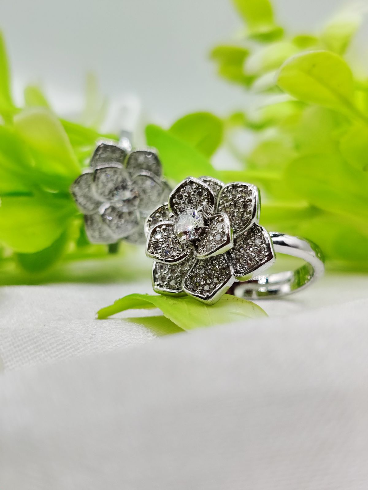 1 Piece Imported Moveable Luxurious Petal Bloom Adjustable Ring â?? 2 Stunning Color Variantsð??? | Luxurious Design Ring | Adjustable Ring | Ring For Girls &amp; Women â?¨
