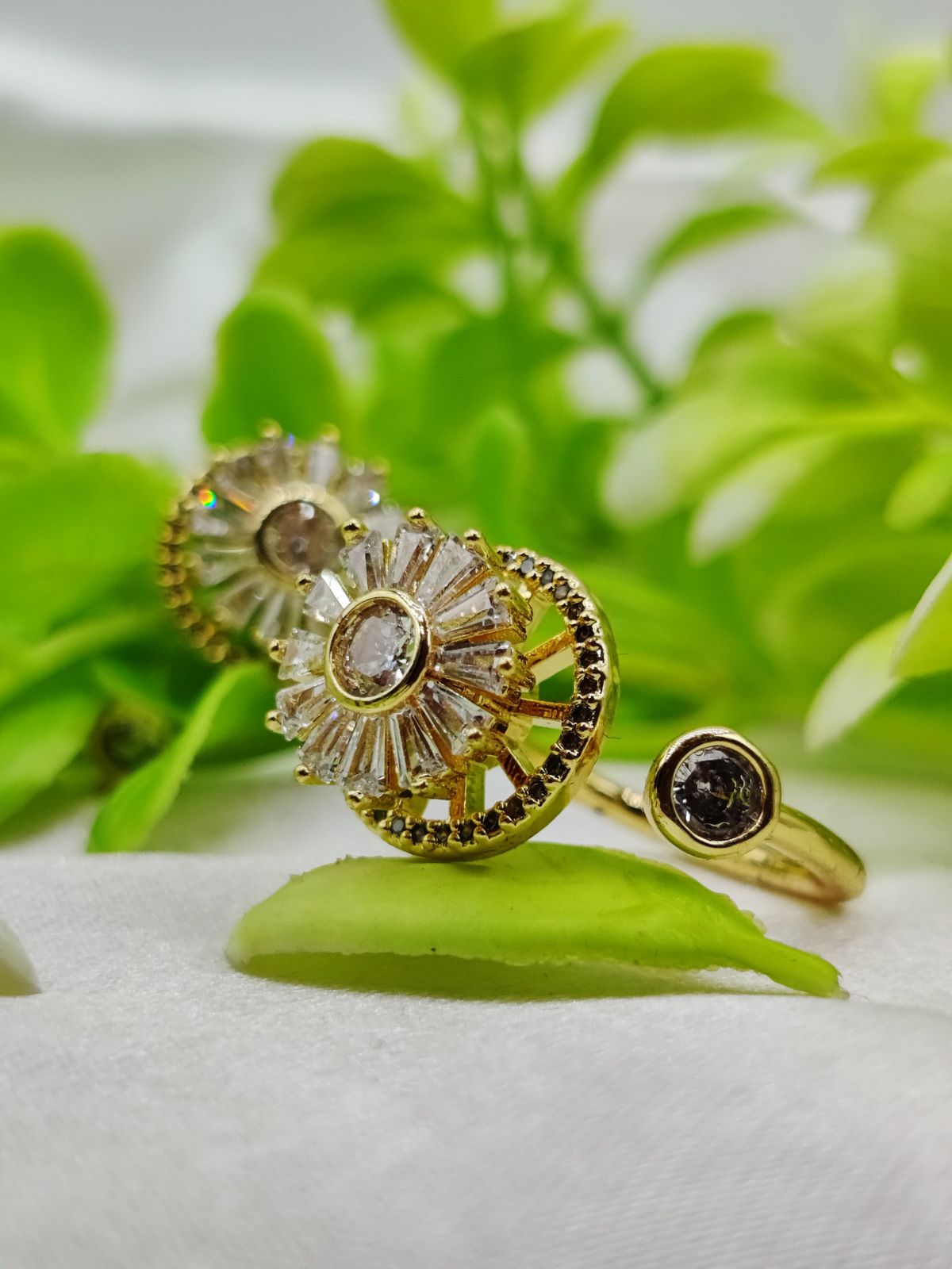 1 Piece Elegant Moveable Radiance Sunflower Ring â?? Timeless Sparkle ð??? | Luxurious Design Ring | Adjustable Ring | Ring For Girls &amp; Women â?¨Â 