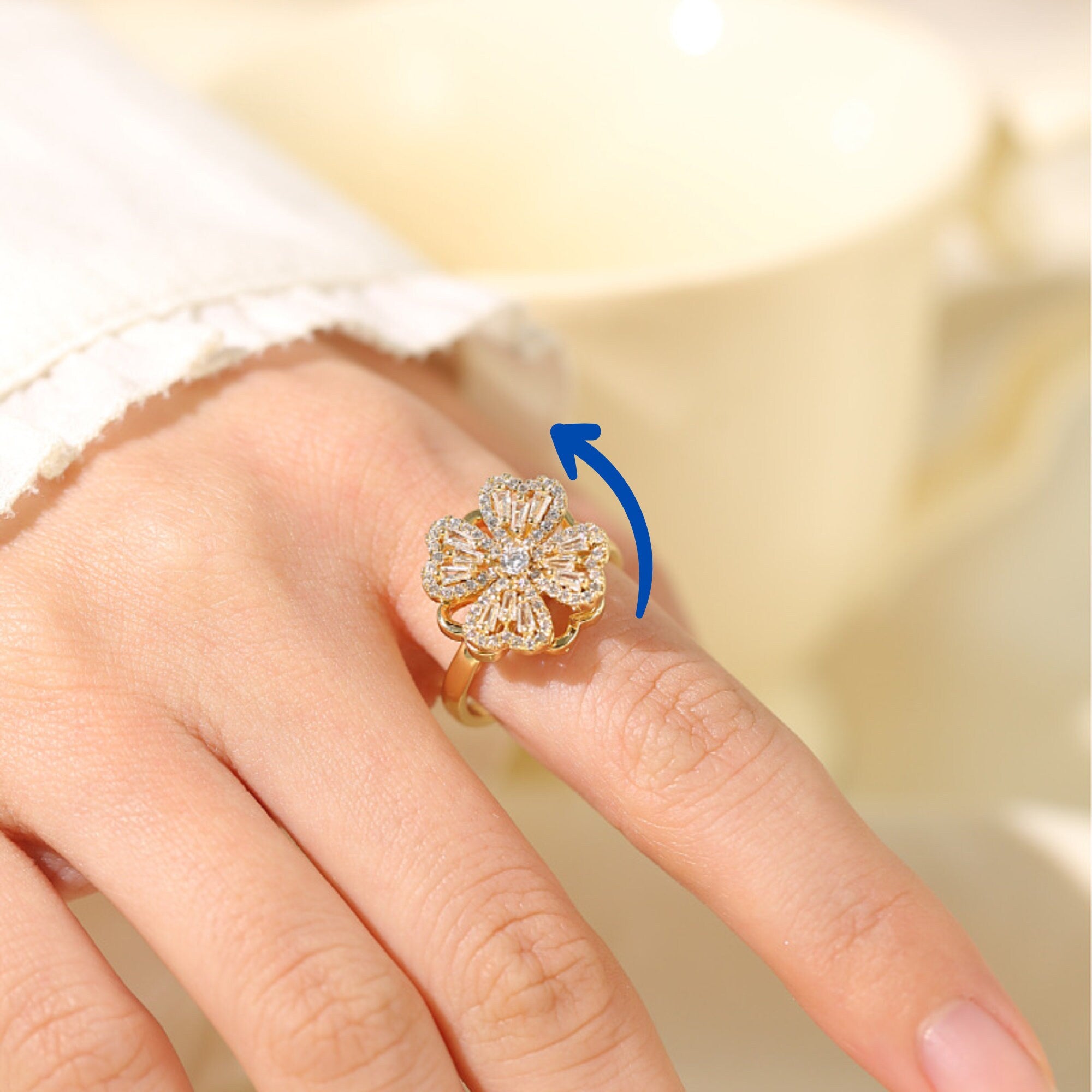 1 Piece Imported Dazzling Movable Floral Blossom Adjustable Rings - 2 ColorÂ  Variants ð??? | Luxurious Design Ring | Adjustable Ring | Ring For Girls &amp; Women â?¨ - Random Color